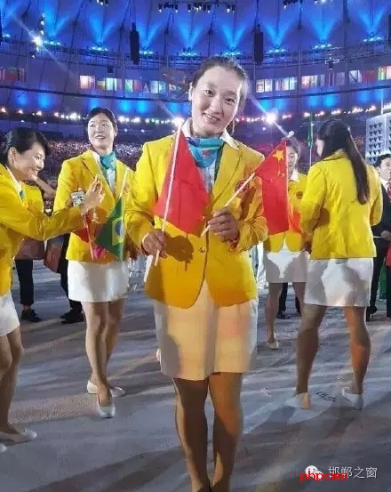 每屆的奧運(yùn)會(huì)都是世界億萬人關(guān)注的焦點(diǎn)，讓我們感到欣喜的是，這屆奧運(yùn)會(huì)上有兩名咱邯鄲籍運(yùn)動(dòng)員，她們是代表國家女子柔道隊(duì)出征的周超和代表國家田徑隊(duì)出征的華紹青。其中，29歲的周超將在8月10日21時(shí)參加女子柔道(70公斤級(jí))項(xiàng)目。